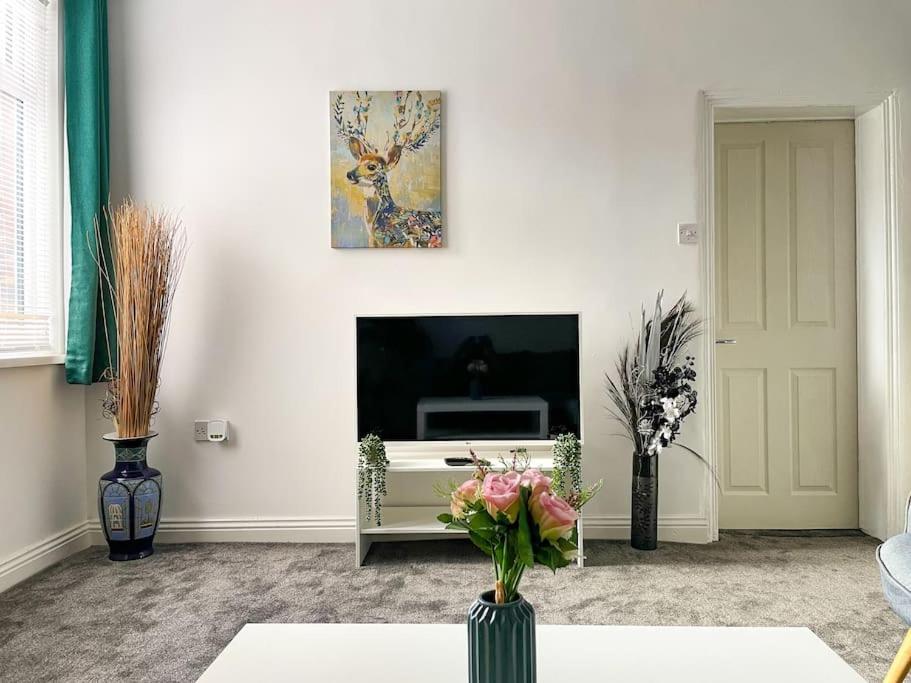 Ferienwohnung Perfect For Contractors & Families! 7 Beds Free Parking Birmingham Exterior foto