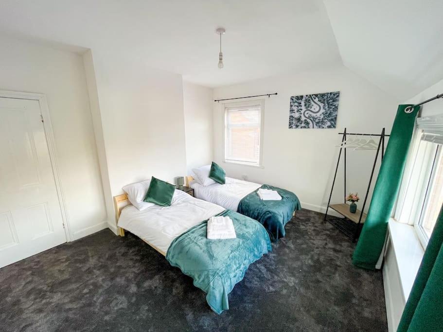 Ferienwohnung Perfect For Contractors & Families! 7 Beds Free Parking Birmingham Exterior foto