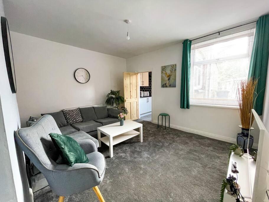 Ferienwohnung Perfect For Contractors & Families! 7 Beds Free Parking Birmingham Exterior foto