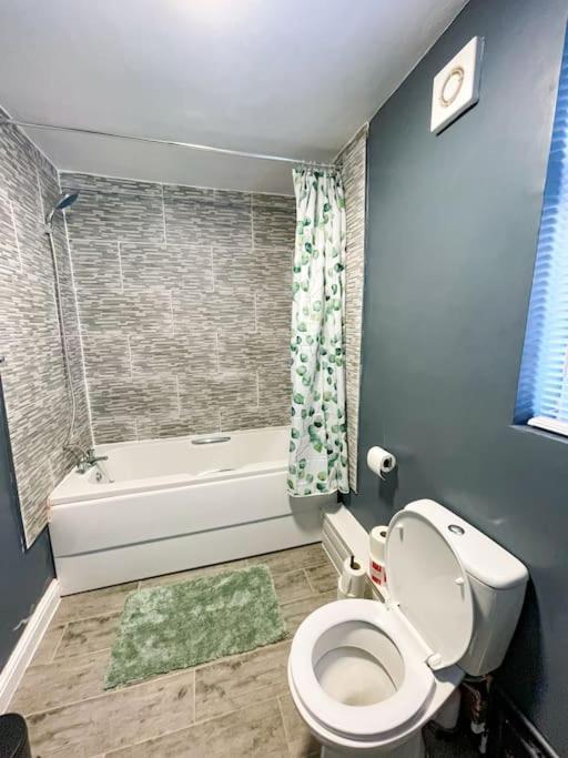 Ferienwohnung Perfect For Contractors & Families! 7 Beds Free Parking Birmingham Exterior foto